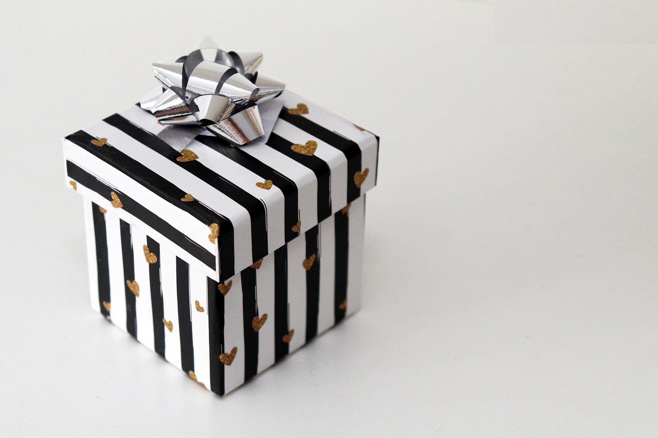 découvrez notre collection de cadeaux soigneusement sélectionnés, idéale pour chaque occasion. que ce soit pour un anniversaire, une fête ou juste pour faire plaisir, notre sélection variée saura séduire toutes les personnes et tous les goûts.