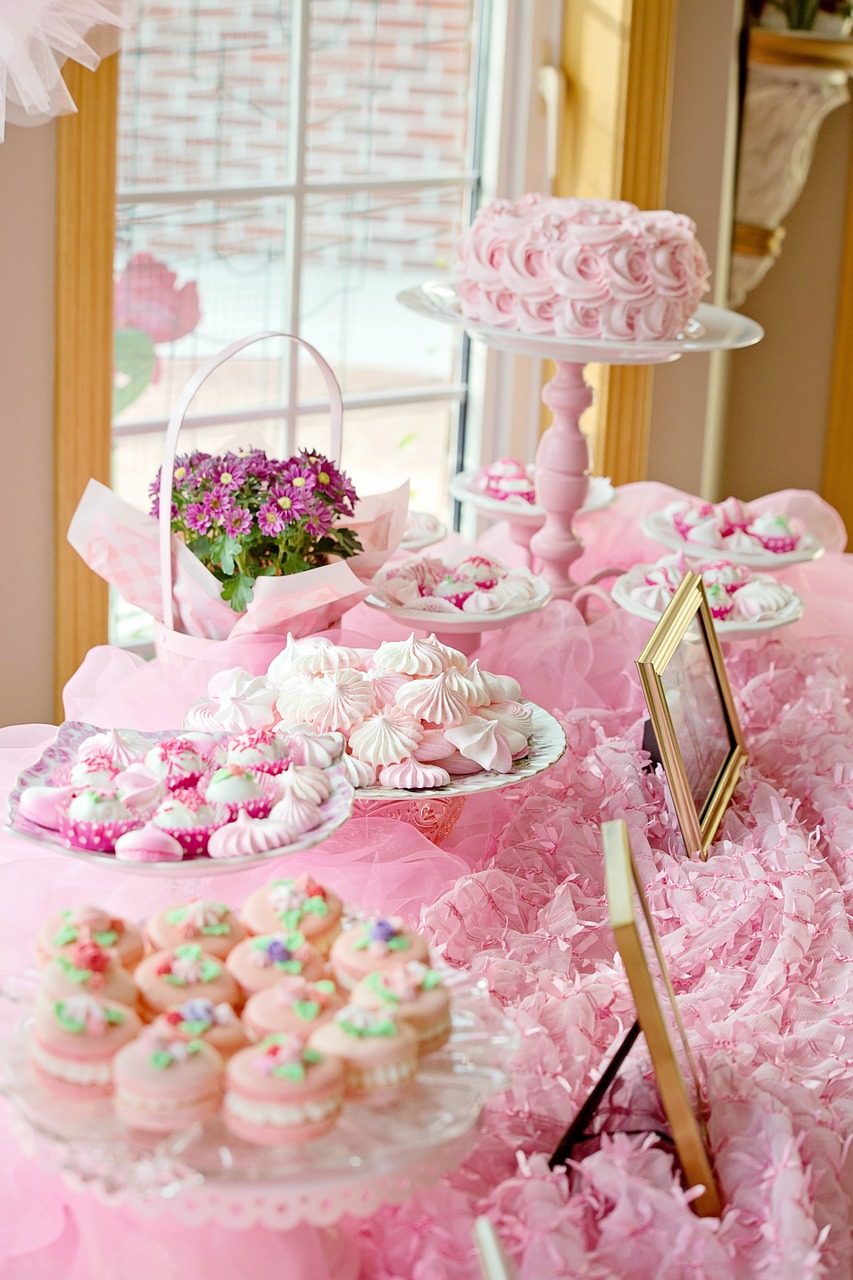 organisez une baby shower mémorable avec nos astuces et idées créatives. célébrez l'arrivée de votre petit trésor avec des thèmes charmants, des jeux amusants et des douceurs délicieuses pour une journée inoubliable entre proches.