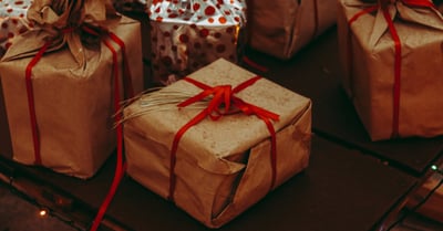 Cadeaux traditionnels : une plongée dans les pratiques et coutumes de nos ancêtres